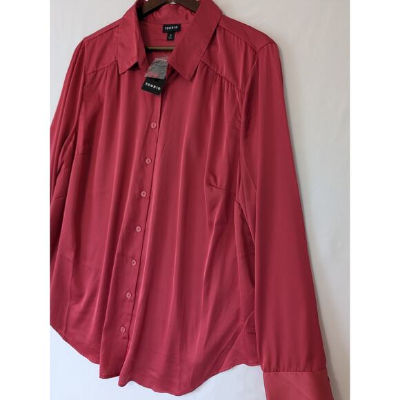 Torrid Madison Satin Button-Up Long Sleeve Shirt in Holly Berry Womens Large New - Picture 2 of 9
